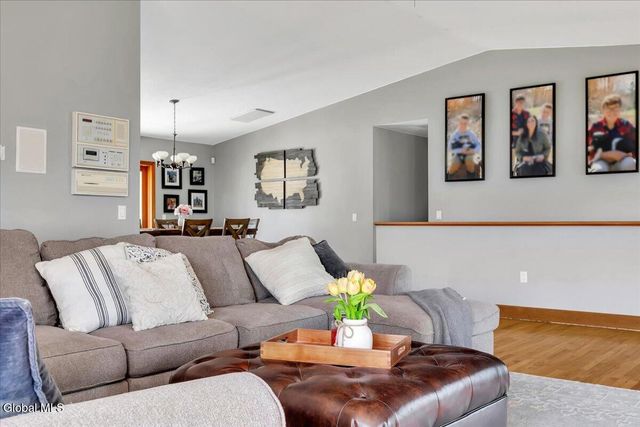 105 Wilrose Lane, Troy, NY 12180