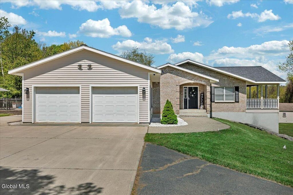 105 Wilrose Lane, Troy, NY 12180