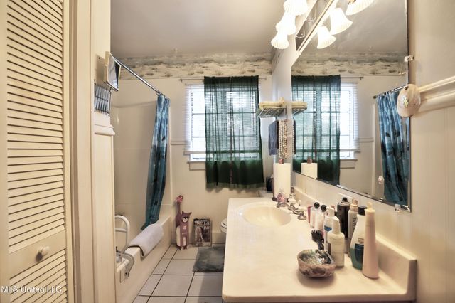 1229 Kensington Drive, Biloxi, MS 39530