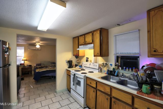 1229 Kensington Drive, Biloxi, MS 39530