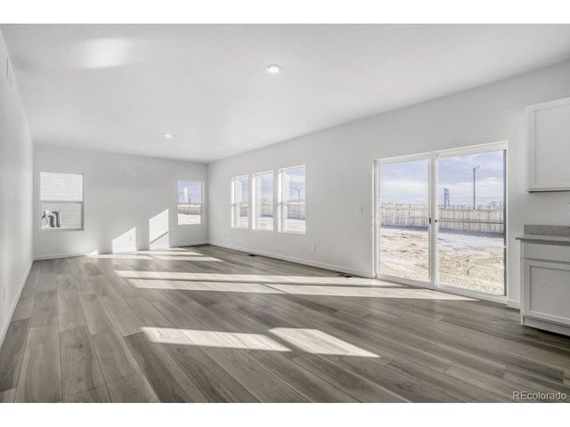 297 Mia Ln, Johnstown, CO 80534