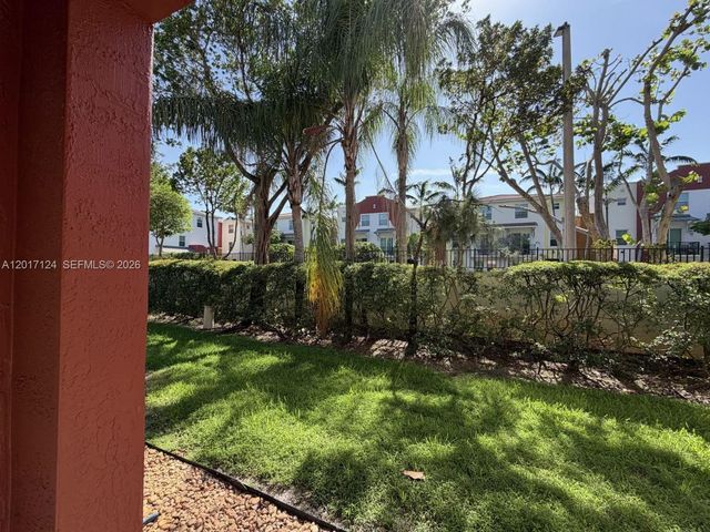 3335 Palomino Dr 311-3, Davie, FL 33024