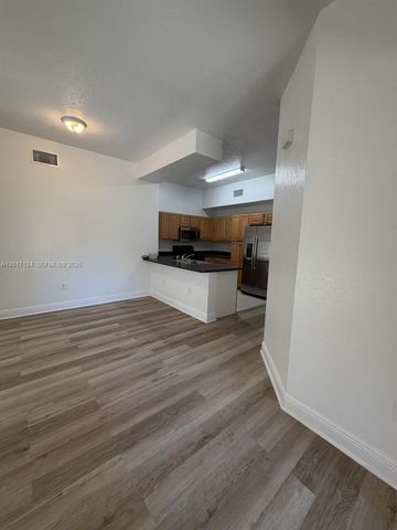 3335 Palomino Dr 311-3, Davie, FL 33024