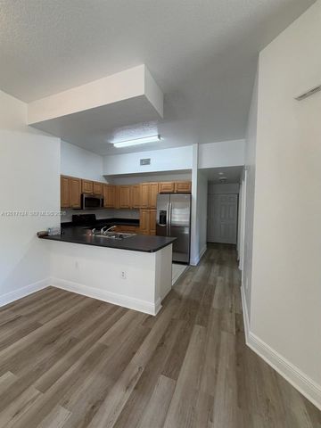3335 Palomino Dr 311-3, Davie, FL 33024