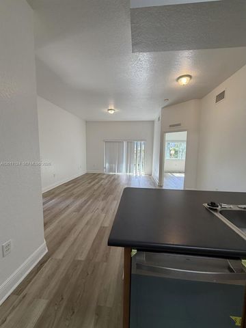 3335 Palomino Dr 311-3, Davie, FL 33024