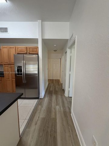 3335 Palomino Dr 311-3, Davie, FL 33024
