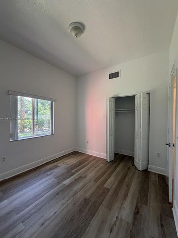 3335 Palomino Dr 311-3, Davie, FL 33024