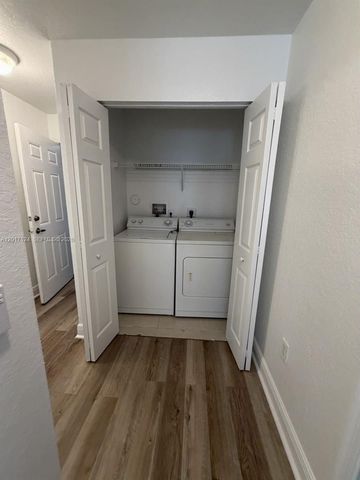 3335 Palomino Dr 311-3, Davie, FL 33024