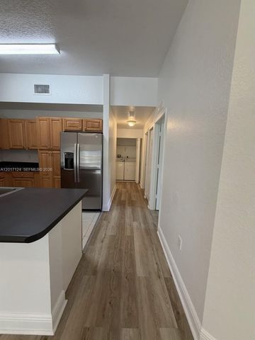 3335 Palomino Dr 311-3, Davie, FL 33024