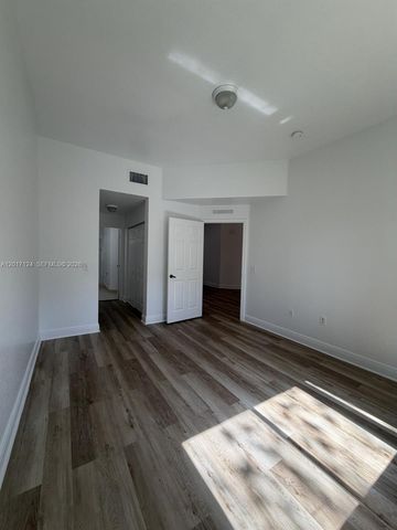 3335 Palomino Dr 311-3, Davie, FL 33024