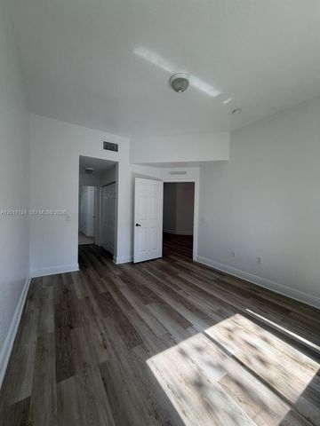 3335 Palomino Dr 311-3, Davie, FL 33024