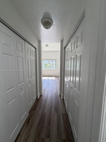 3335 Palomino Dr 311-3, Davie, FL 33024