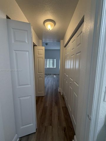 3335 Palomino Dr 311-3, Davie, FL 33024