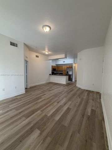 3335 Palomino Dr 311-3, Davie, FL 33024