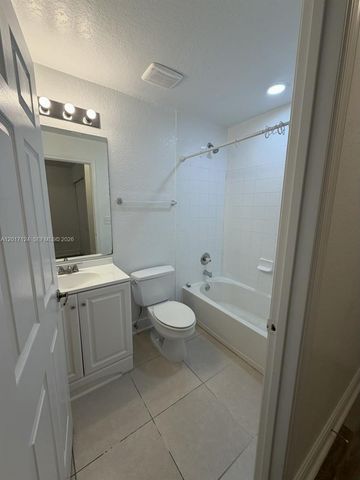 3335 Palomino Dr 311-3, Davie, FL 33024
