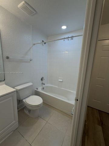 3335 Palomino Dr 311-3, Davie, FL 33024