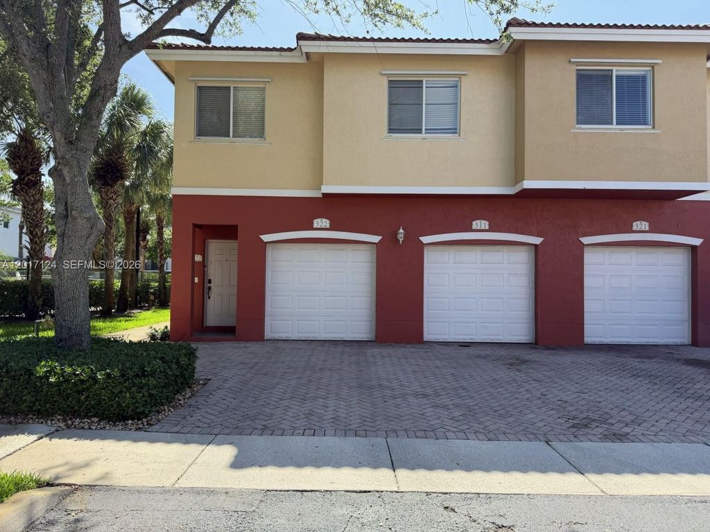 3335 Palomino Dr 311-3, Davie, FL 33024