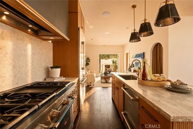 616 Lillian Way, Los Angeles, CA 90004