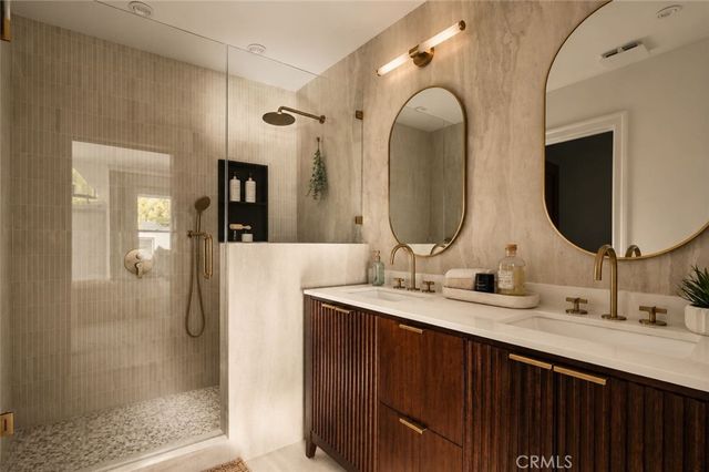 616 Lillian Way, Los Angeles, CA 90004