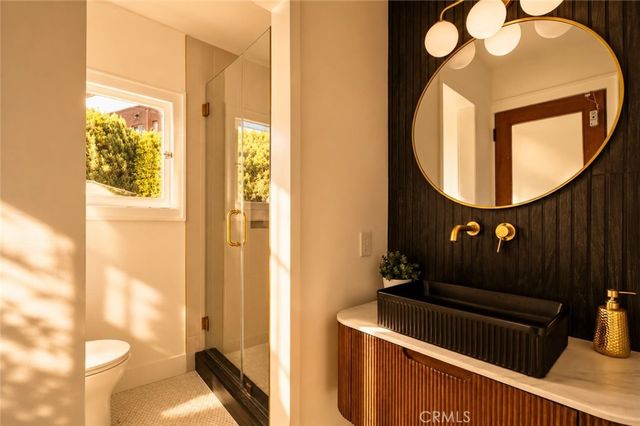 616 Lillian Way, Los Angeles, CA 90004