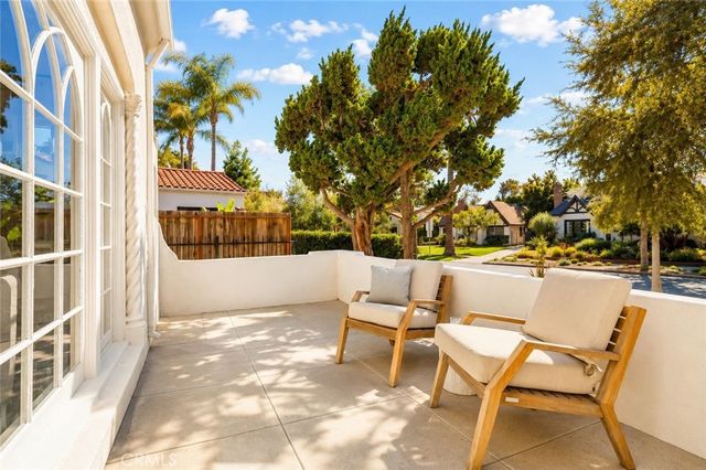 616 Lillian Way, Los Angeles, CA 90004