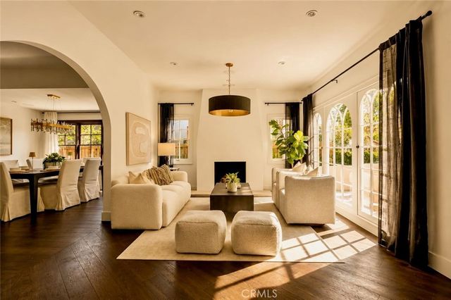 616 Lillian Way, Los Angeles, CA 90004