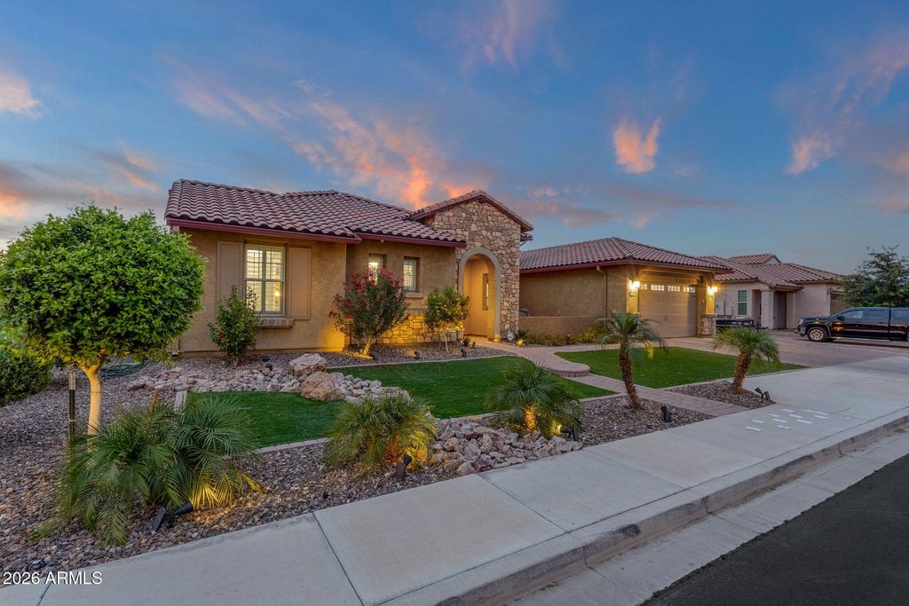 Image 5 of property listing at 3310 E AZALEA Drive, Chandler, AZ 85286