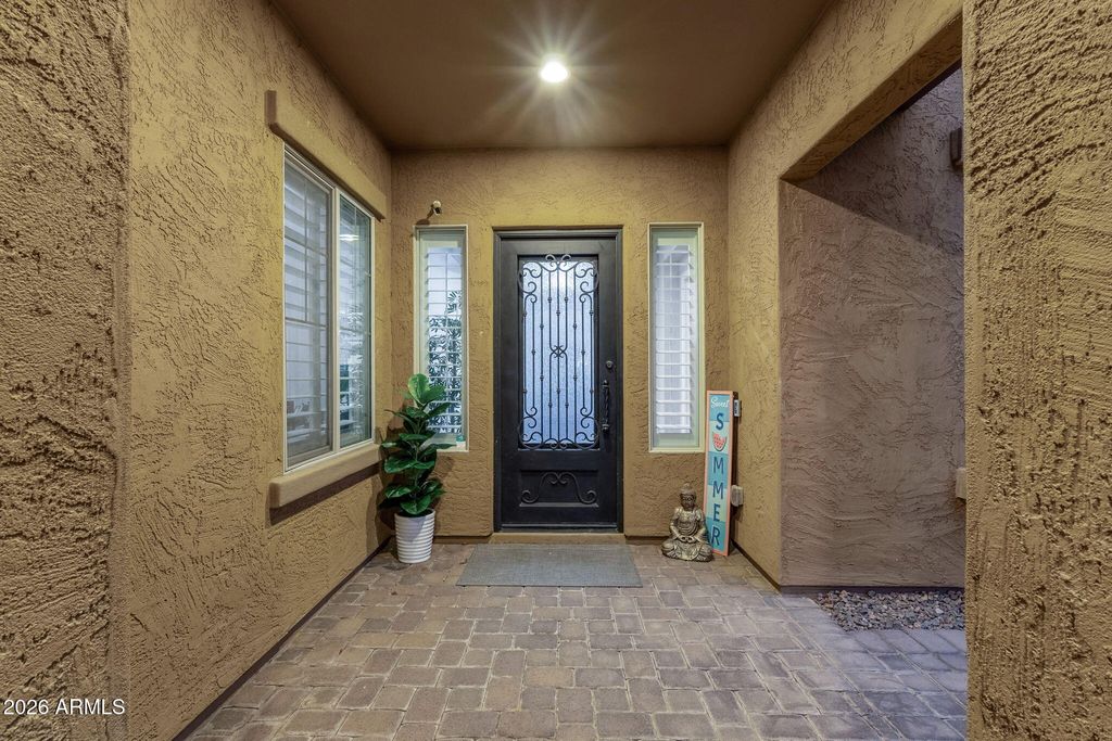 Image 8 of property listing at 3310 E AZALEA Drive, Chandler, AZ 85286