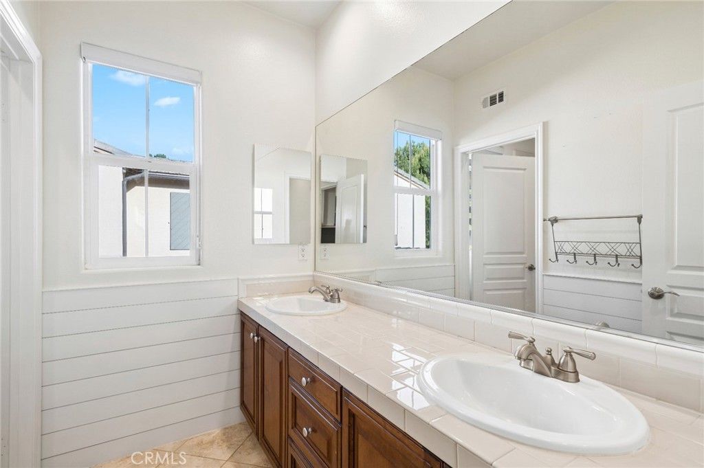 Image 34 of property listing at 62 Logan, Irvine, CA 92620