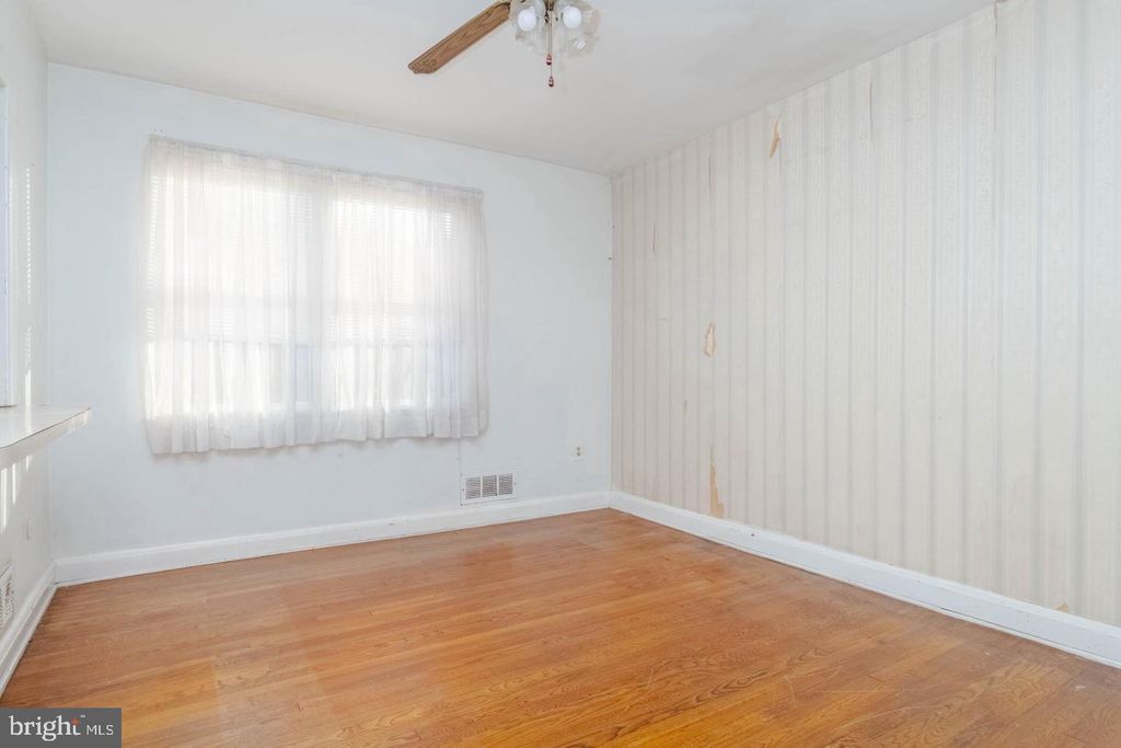 Image 10 of property listing at 1235 WALKER AVE, Baltimore, MD 21239