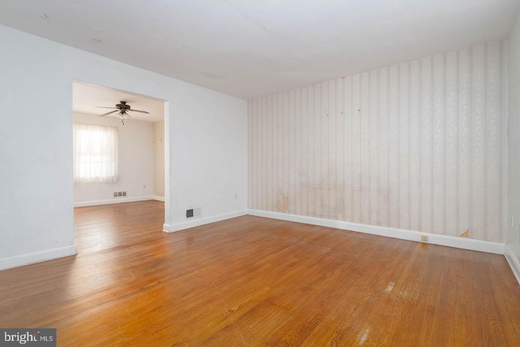 Image 6 of property listing at 1235 WALKER AVE, Baltimore, MD 21239