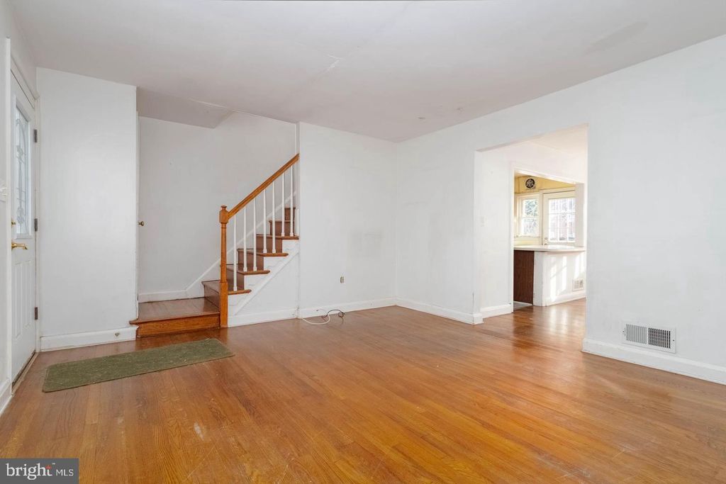 Image 7 of property listing at 1235 WALKER AVE, Baltimore, MD 21239