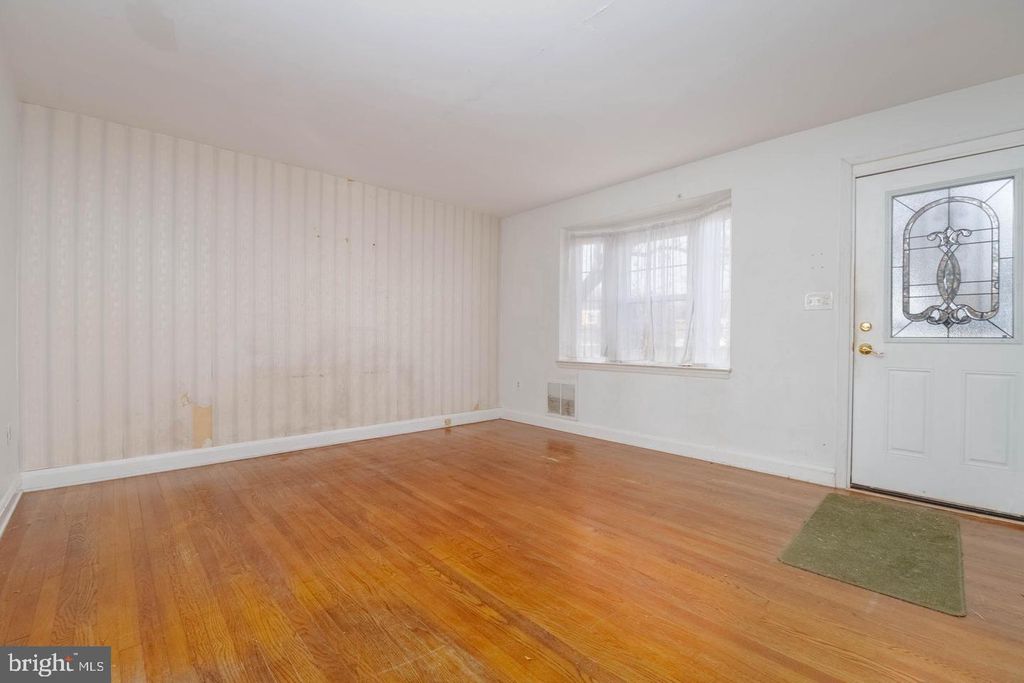 Image 9 of property listing at 1235 WALKER AVE, Baltimore, MD 21239