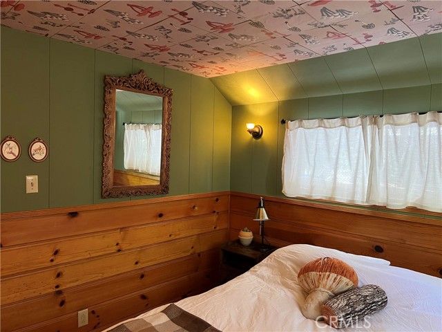 23348 Outlook, Crestline, CA 92325