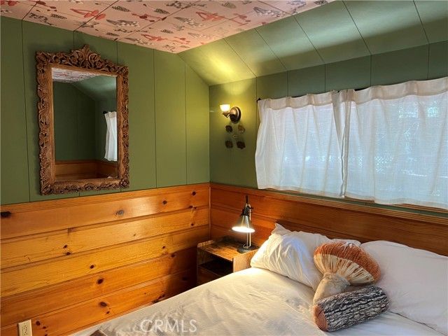 23348 Outlook, Crestline, CA 92325