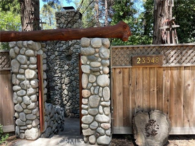 23348 Outlook, Crestline, CA 92325