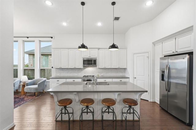 28007 Castle Park Lane, Fulshear, TX 77441