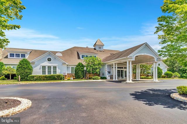 43 WESTPORT DR, Barnegat, NJ 08005