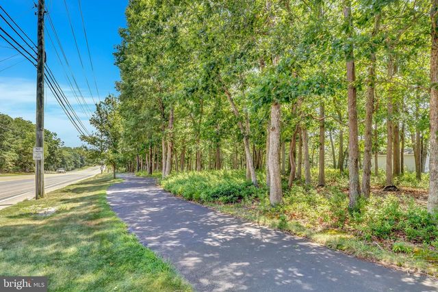 43 WESTPORT DR, Barnegat, NJ 08005