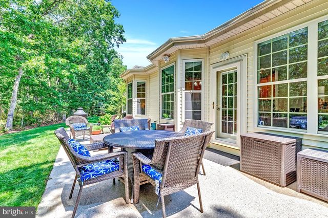 43 WESTPORT DR, Barnegat, NJ 08005