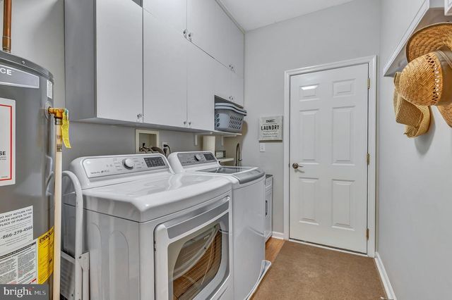 43 WESTPORT DR, Barnegat, NJ 08005