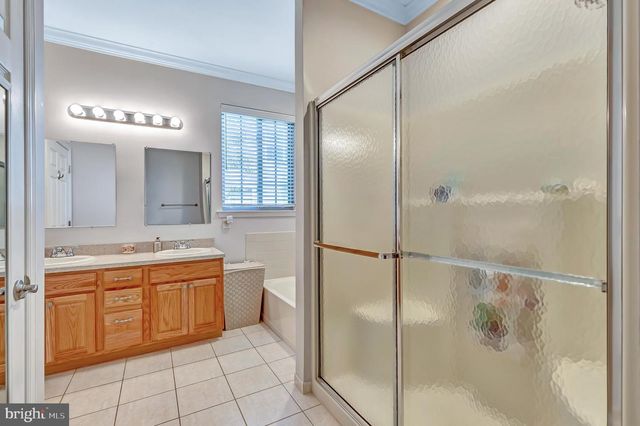 43 WESTPORT DR, Barnegat, NJ 08005