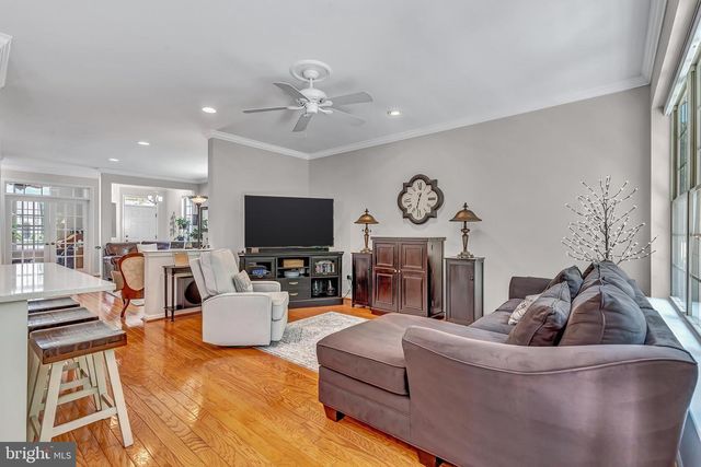 43 WESTPORT DR, Barnegat, NJ 08005
