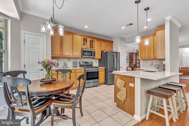 43 WESTPORT DR, Barnegat, NJ 08005