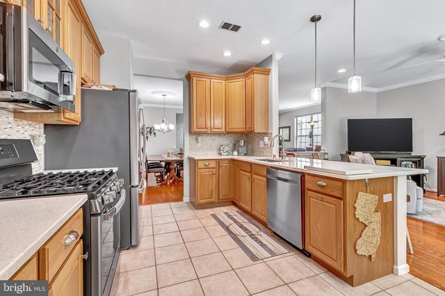 43 WESTPORT DR, Barnegat, NJ 08005