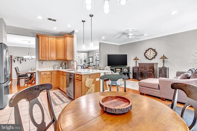 43 WESTPORT DR, Barnegat, NJ 08005