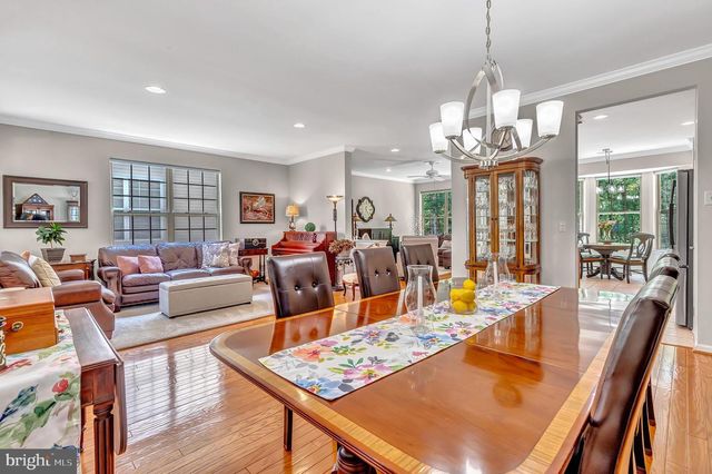 43 WESTPORT DR, Barnegat, NJ 08005