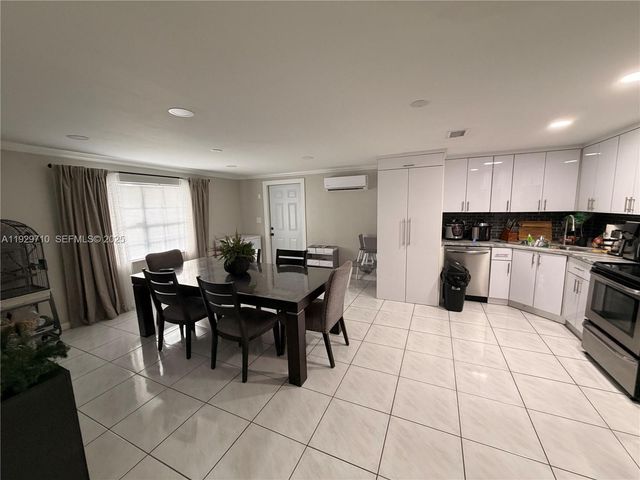 545 NW 136 St, North Miami, FL 33168