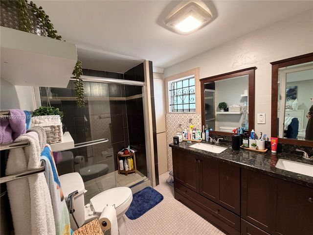 545 NW 136 St, North Miami, FL 33168