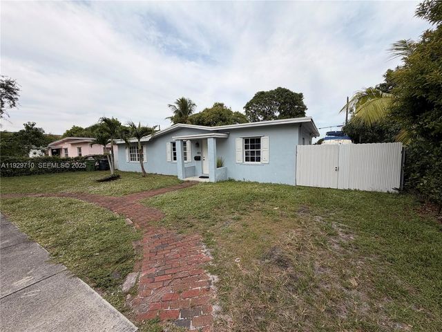 545 NW 136 St, North Miami, FL 33168
